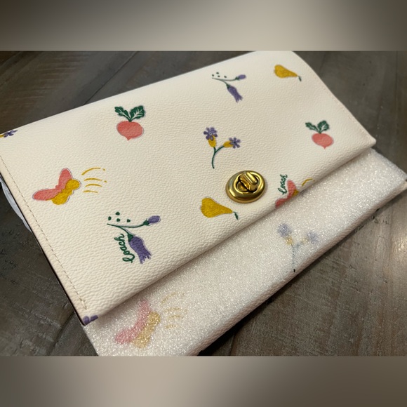 Coach Large Turnlock Pouch/Clutch in Garden Print - Picture 9 of 15